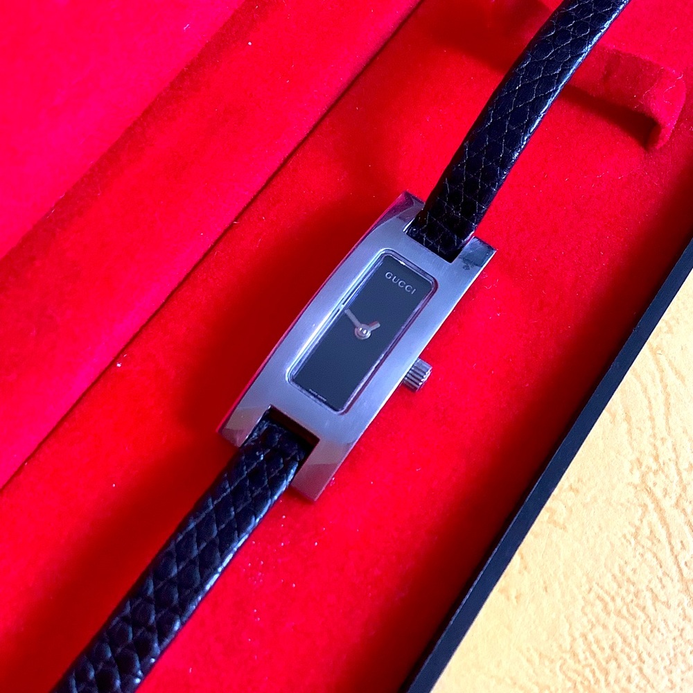 Super CUTE ❤️ GUCCI watch❤️